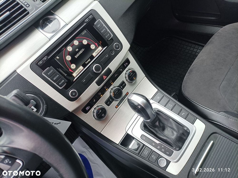 Volkswagen Passat - 8