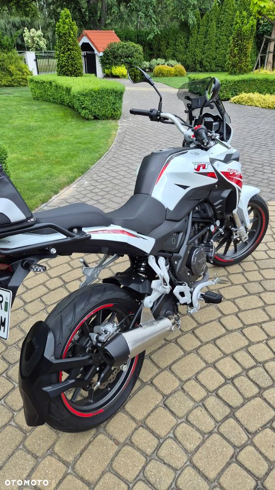 Benelli TRK 251 - 7
