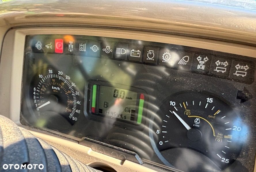 John Deere 5820 , rok 2005 , ideal stan - 11