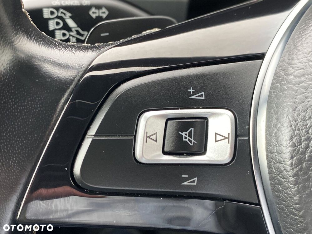 Volkswagen Amarok - 18