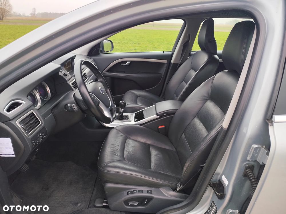 Volvo V70 D3 Summum - 17