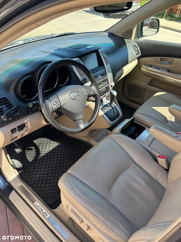 Lexus RX - 9