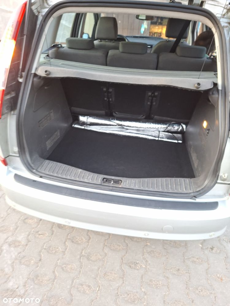 Ford Focus C-Max - 34