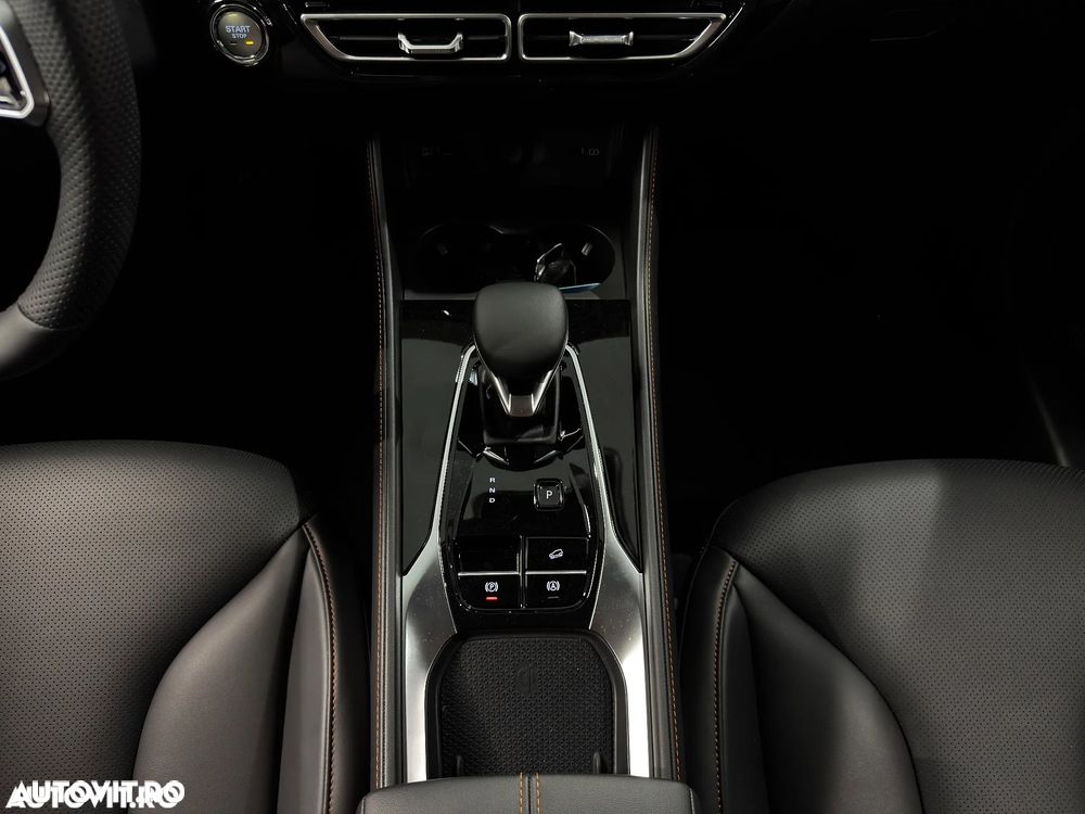 MG HS 1.5 T-GDi HEV Exclusive - 13