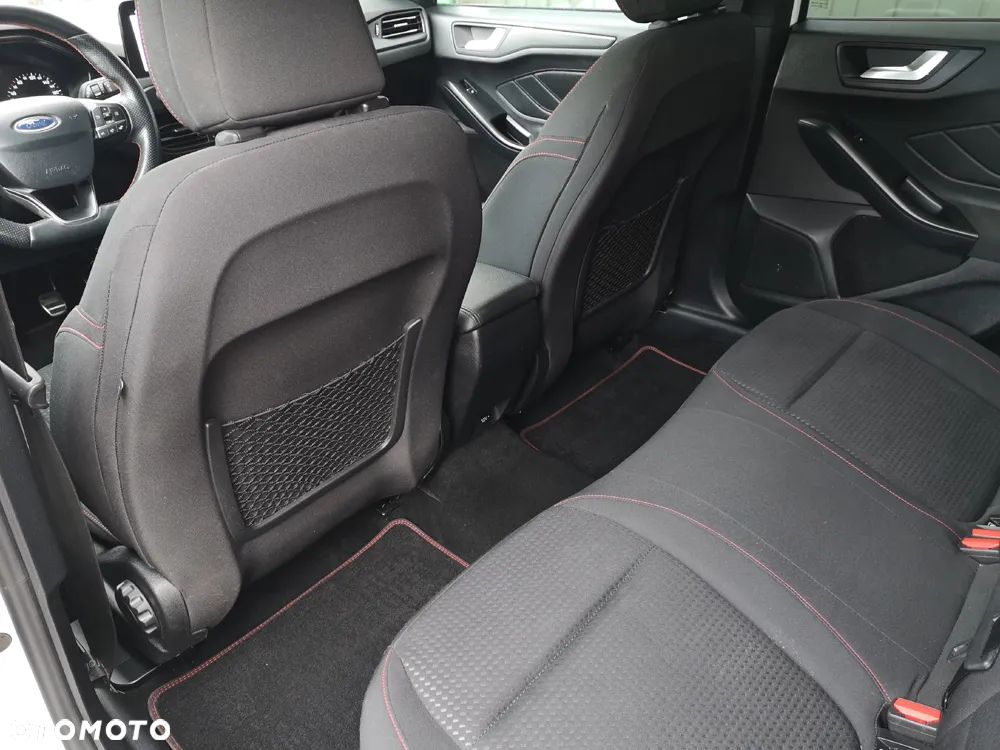 Ford Focus 1.0 EcoBoost ST-Line - 31