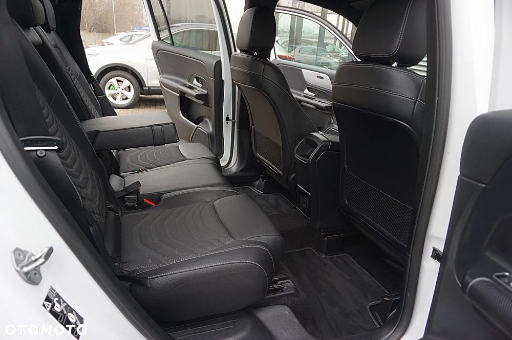 Mercedes-Benz GLB 200 7G-DCT - 16