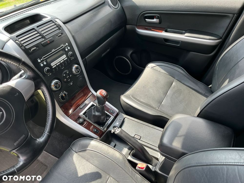 Suzuki Grand Vitara 2.0 De luxe - 14