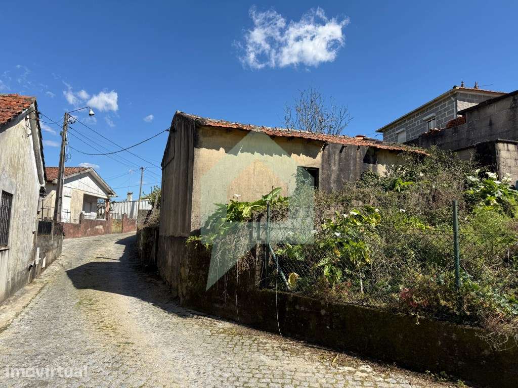 Casa em ruína em Rio Covo (Sta. Eugénia), Barcelos. - Grande imagem: 4/13
