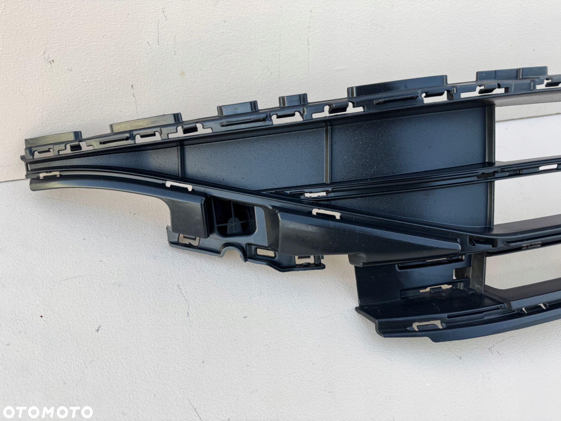 VW PASSAT B8 LIFT 18R- GRILL ATRAPA KRATKA ŚRODKOWA PRZÓD 3G0853677 - 2
