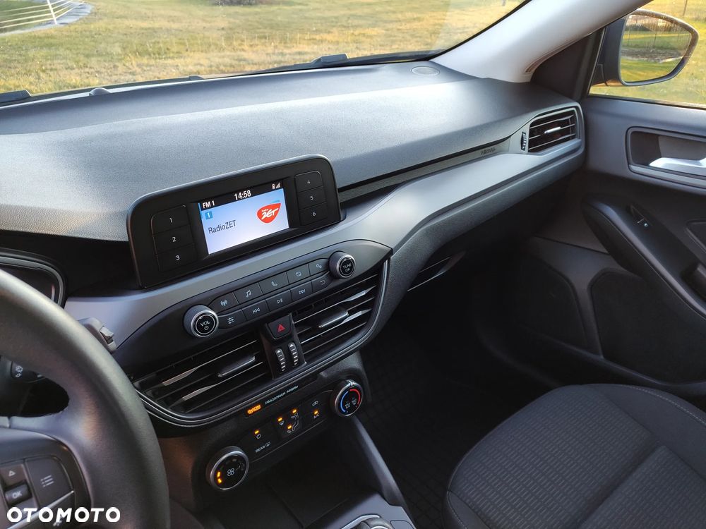 Ford Focus 1.0 EcoBoost Trend - 33