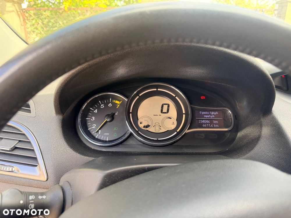 Renault Megane 1.6 16V Zen - 11