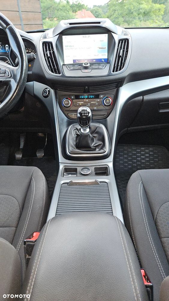 Ford Kuga 1.5 TDCi FWD Titanium - 23