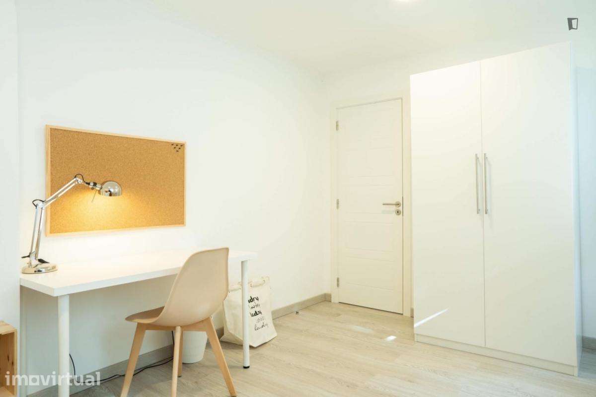 Quarto - localizado em Oeiras Lisbon - Grande imagem: 4/18