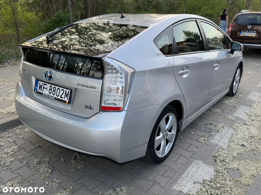 Toyota Prius (Hybrid) - 3