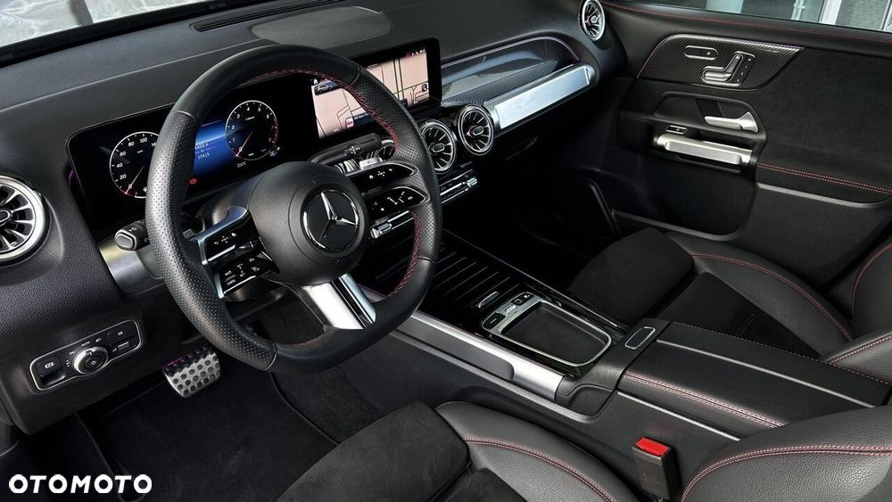 Mercedes-Benz GLB 200 AMG Line 7G-DCT - 12