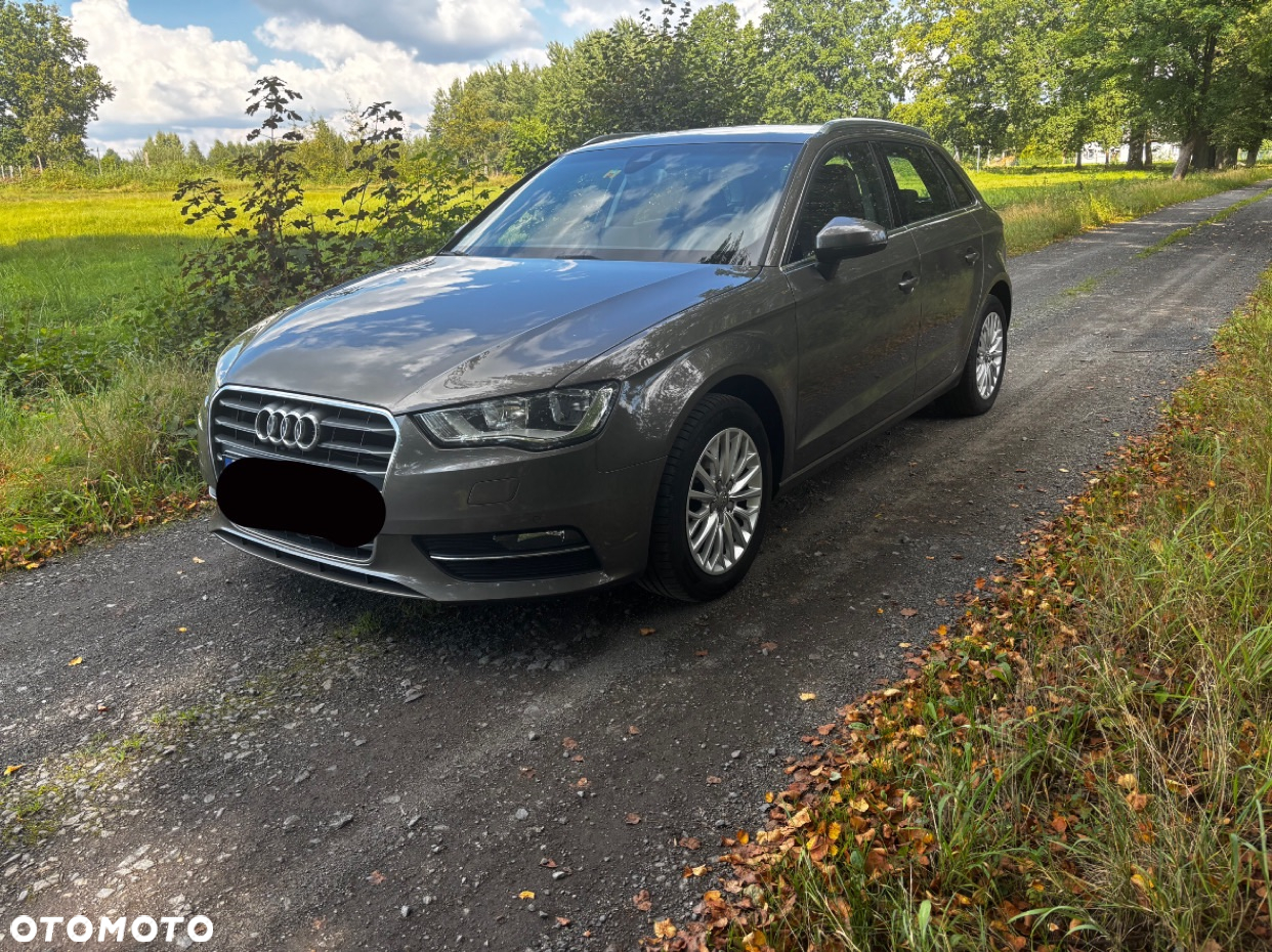 Audi A3 Sportback 1.6 TDI S tronic Ambiente - 5