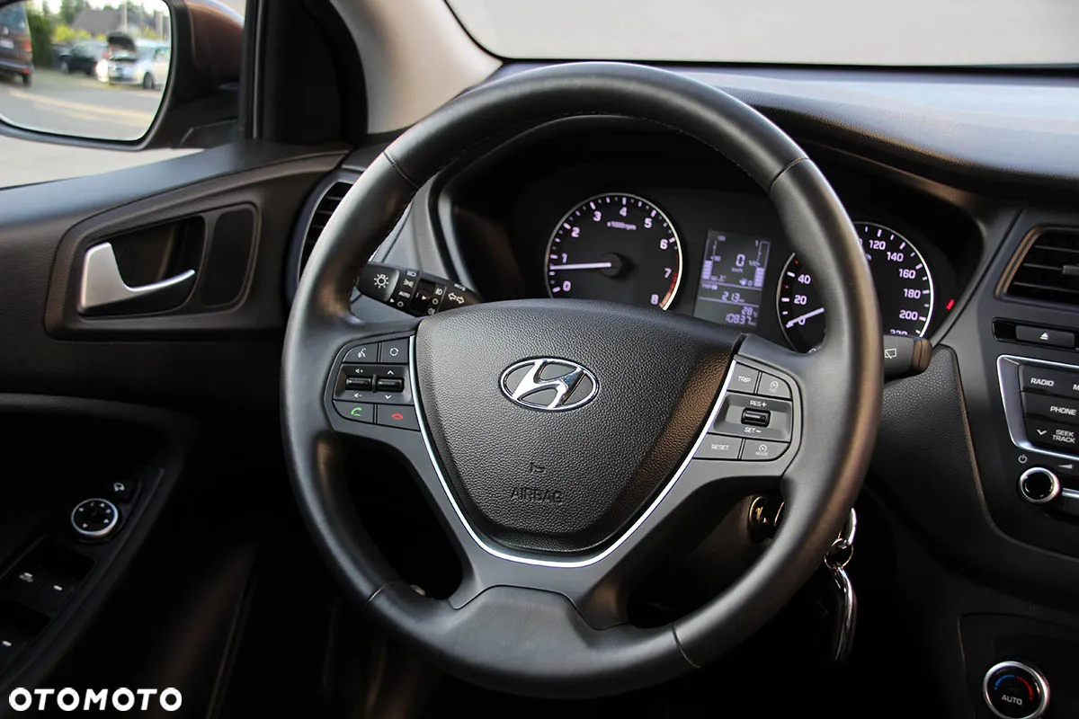 Hyundai i20 1.2 YES Gold - 30