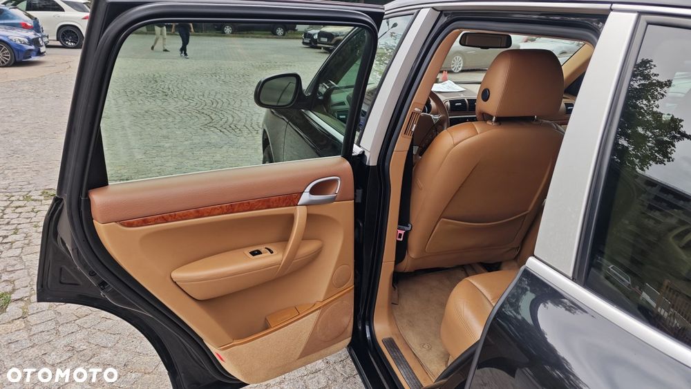 Porsche Cayenne - 10