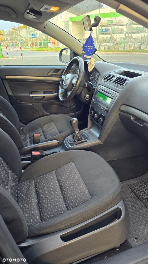 Skoda Octavia 2009 photo 4