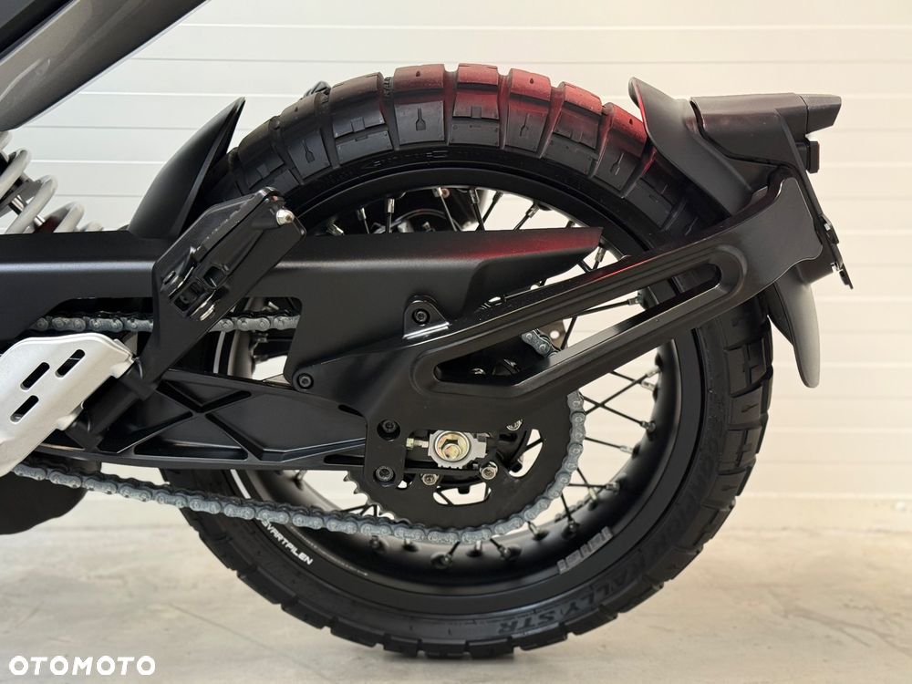 Husqvarna Svartpilen - 32
