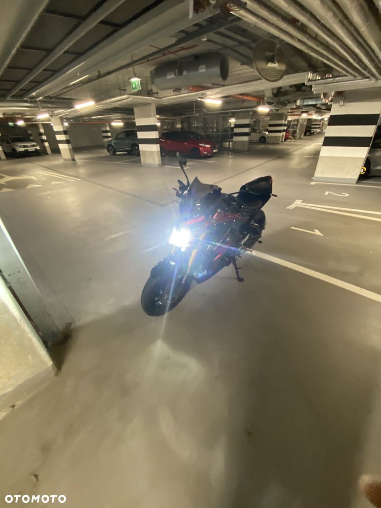 Suzuki GSX 1000 - 14