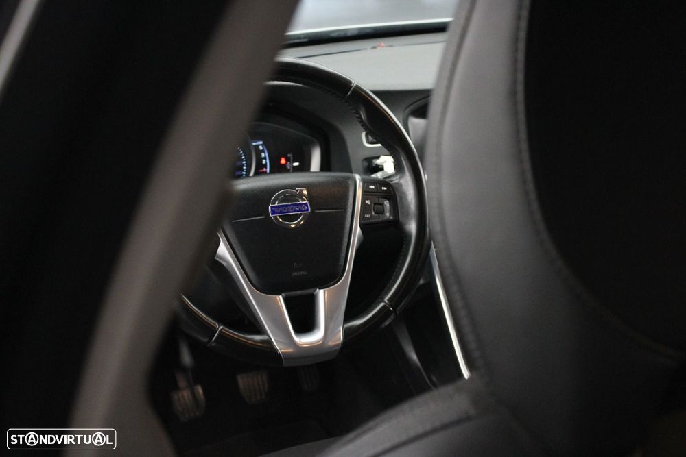Volvo V60 2.0 D3 Momentum - 27