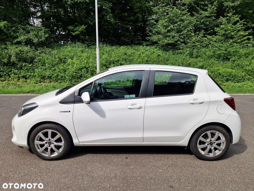 Toyota Yaris Hybrid 100 Active EU6 - 7