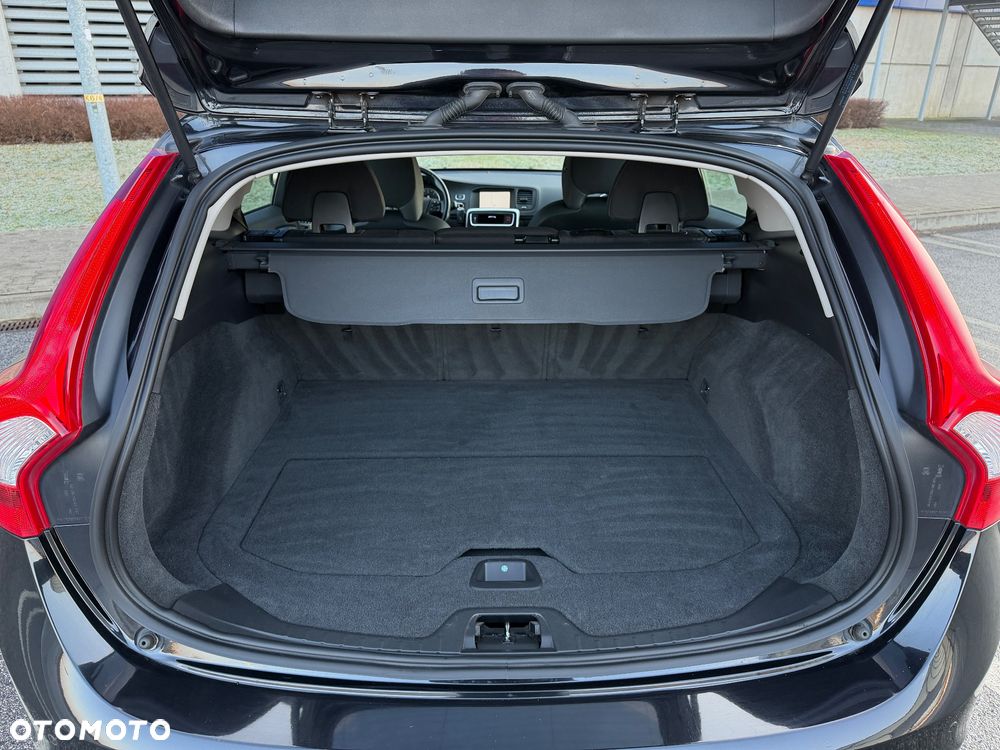 Volvo V60 D3 Summum - 31
