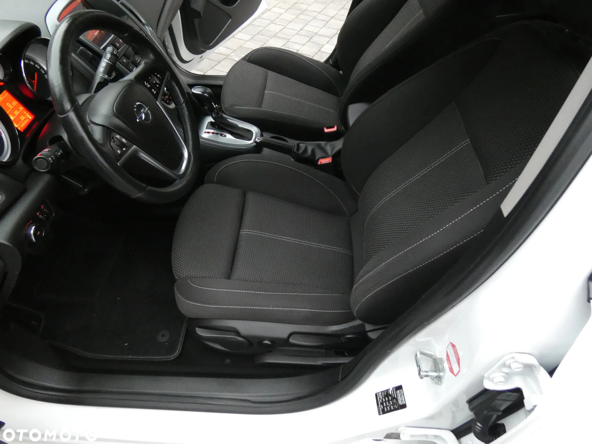 Opel Astra 1.4 Turbo Automatik Design Edition - 28