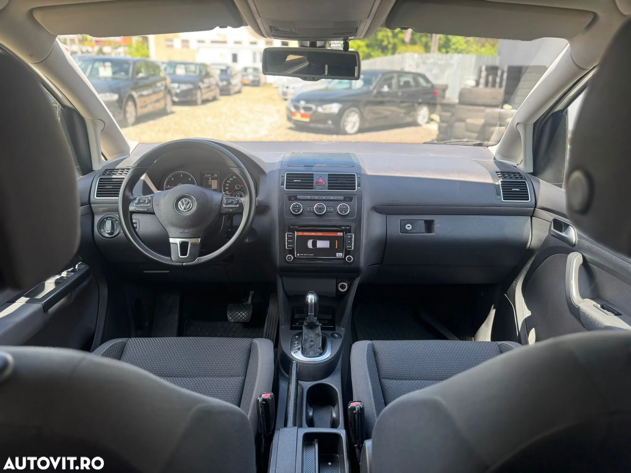 Volkswagen Touran 2.0 TDI DSG Comfortline - 6