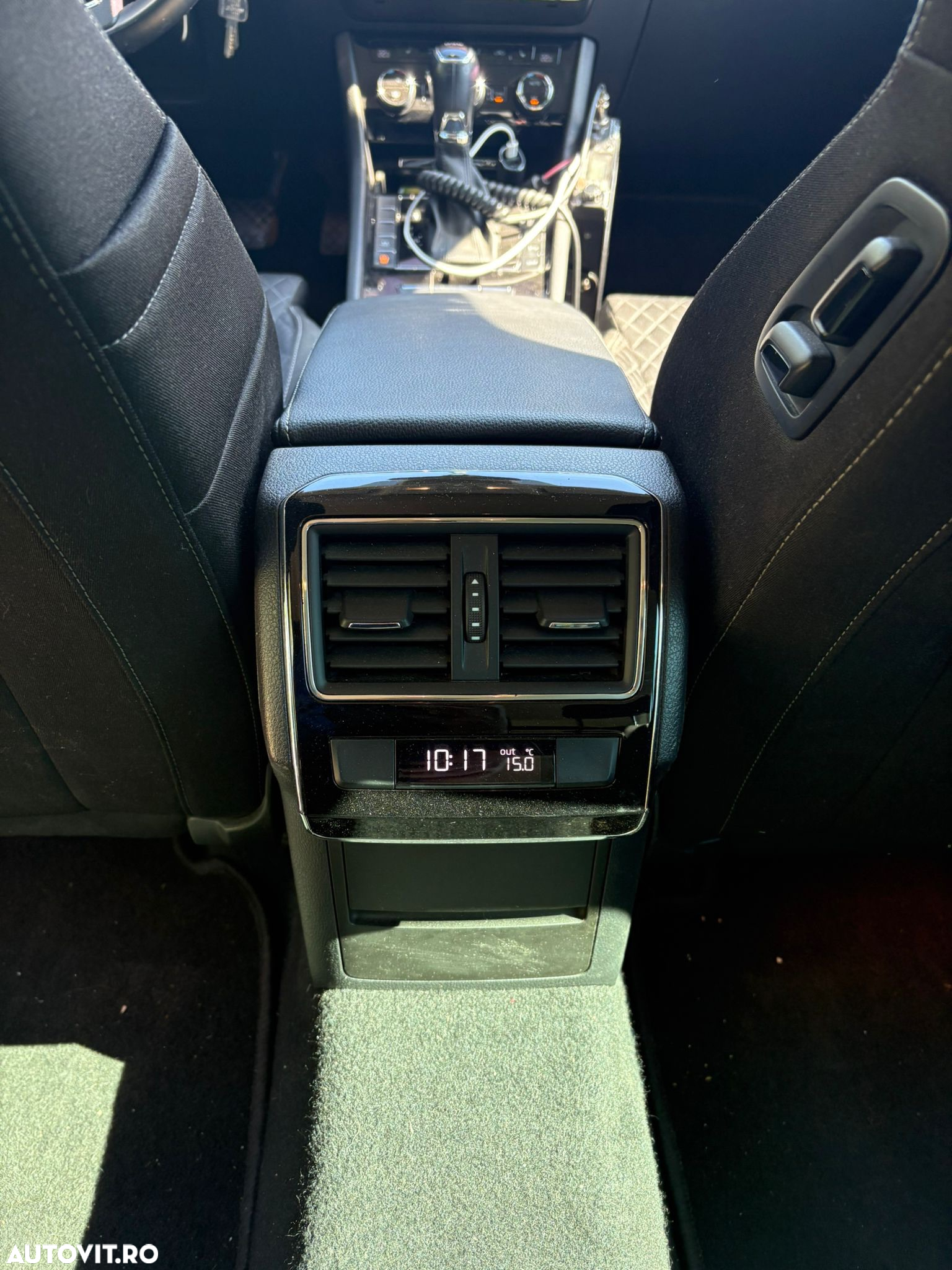 Skoda Superb Combi 2.0 TDI DSG Style - 10