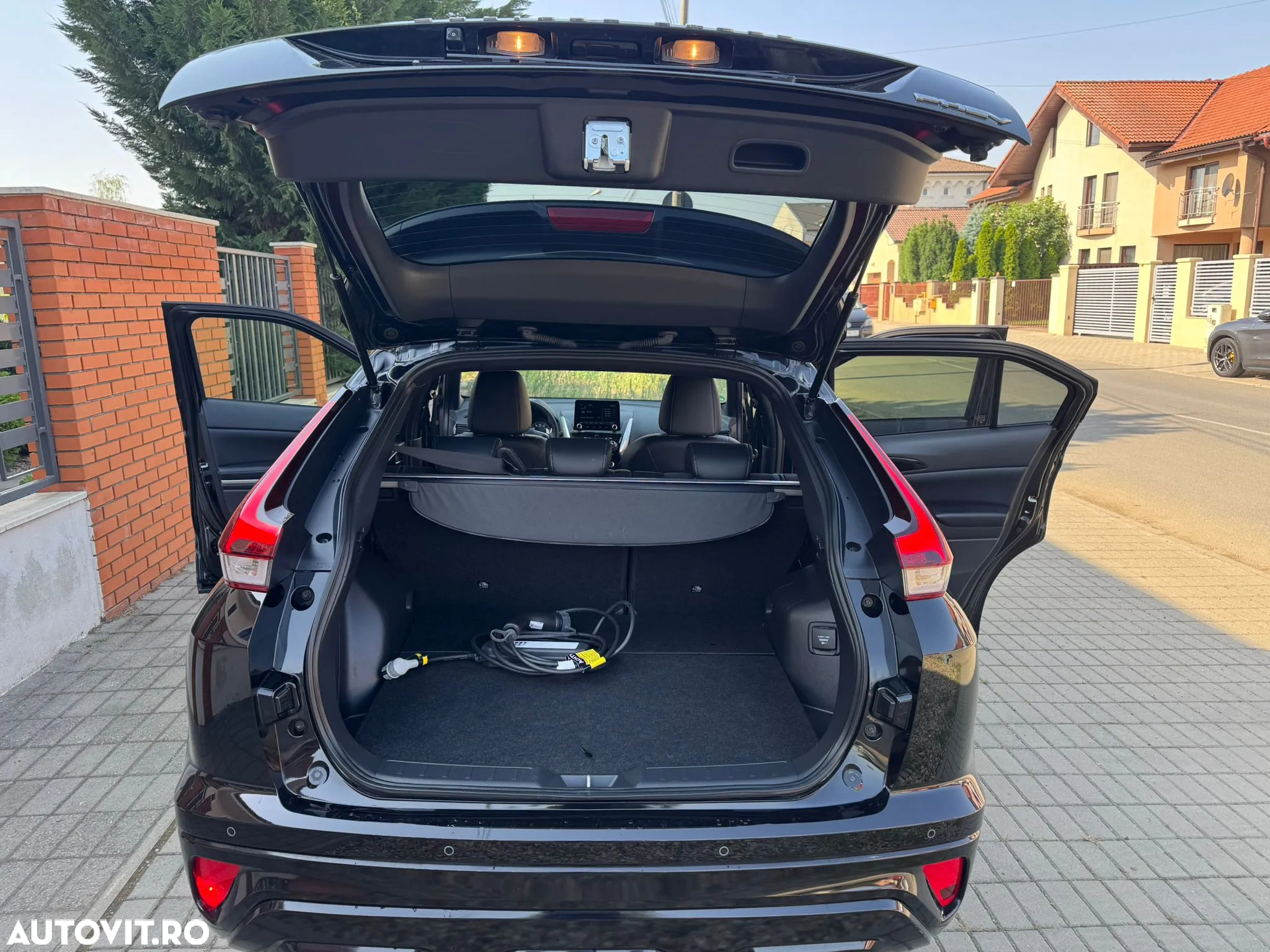 Mitsubishi Eclipse-Cross Plug-In Hybrid 4WD Plus Select - 28