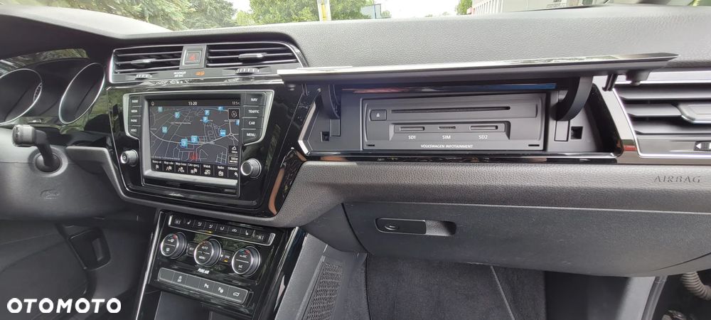 Volkswagen Touran 2.0 TDI DPF Highline - 9