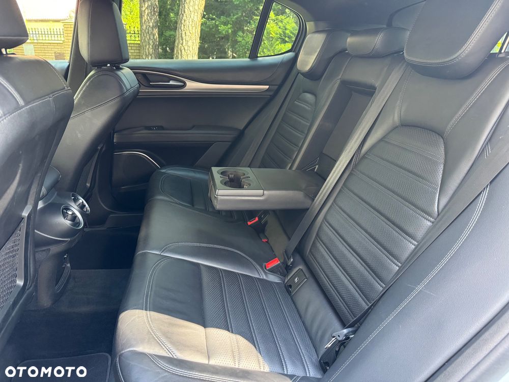 Alfa Romeo Stelvio 2.0 Turbo Veloce TI Q4 - 25