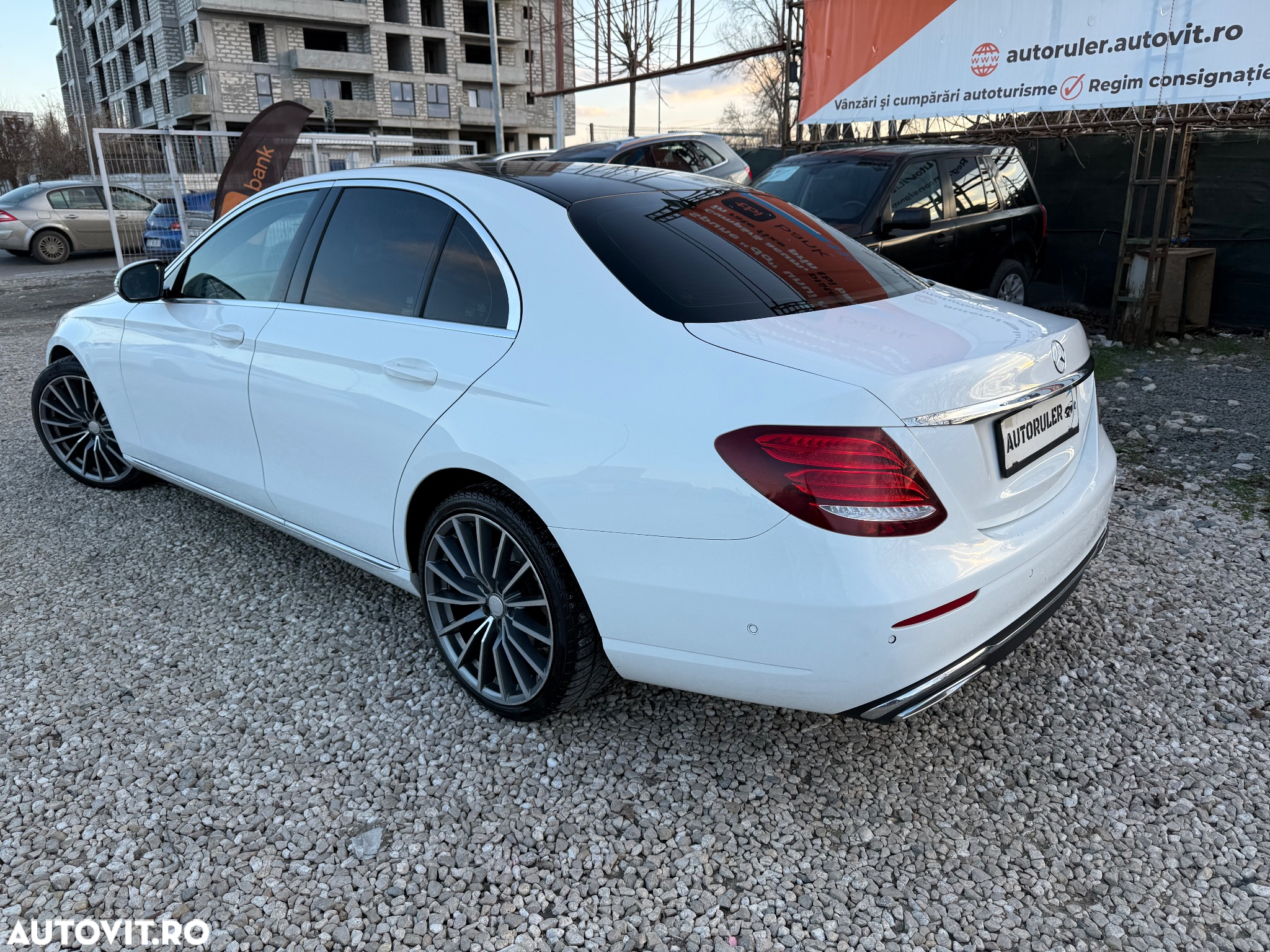 Mercedes-Benz E 220 d 9G-TRONIC AMG Line - 35