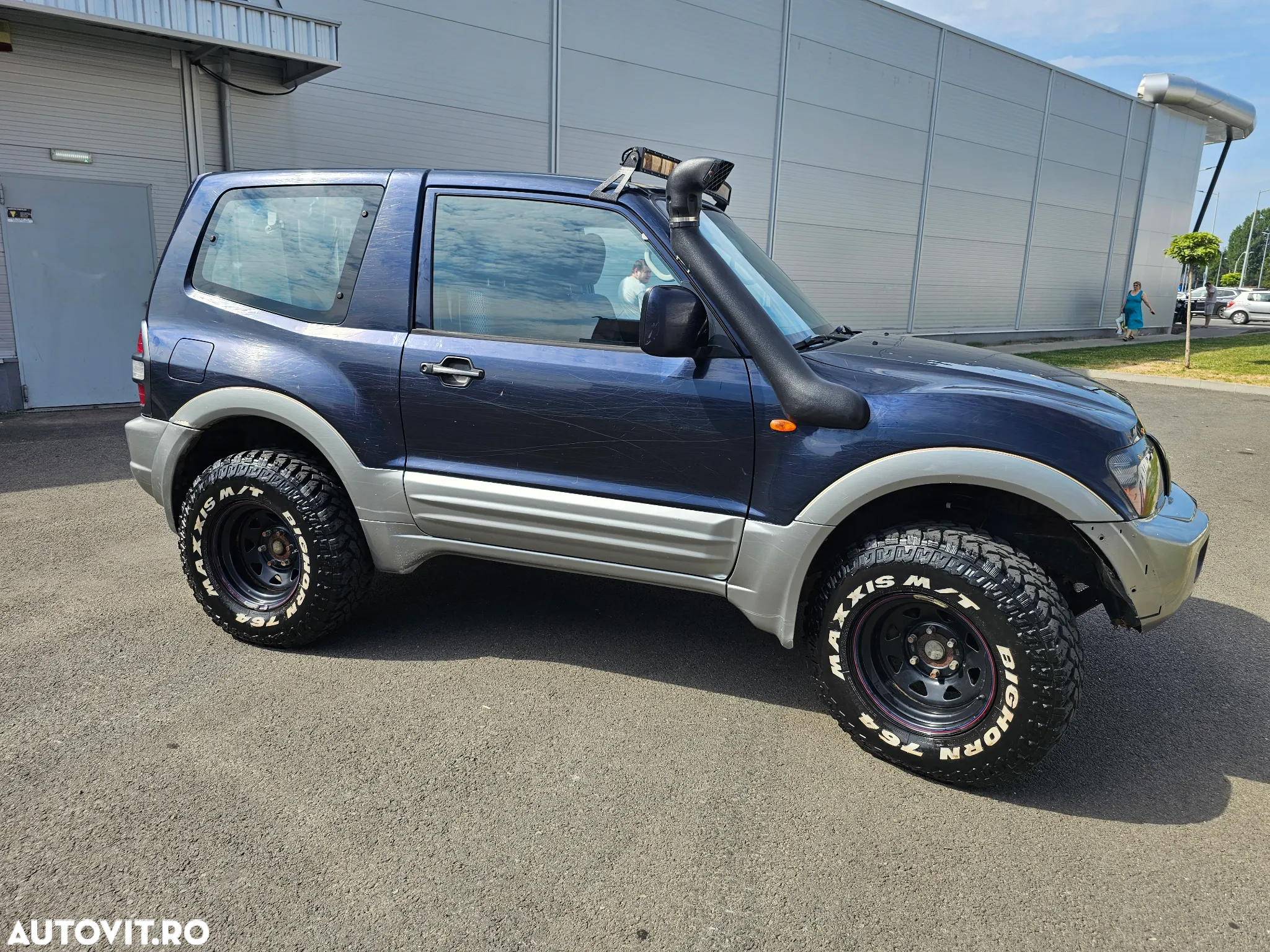 Mitsubishi Pajero - 11