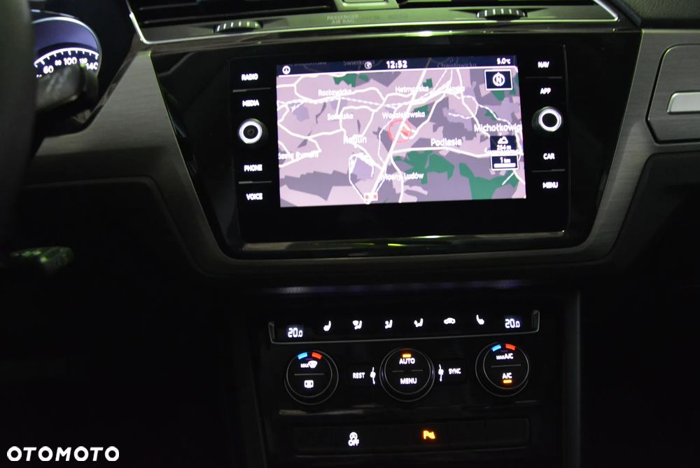 Volkswagen Touran - 25