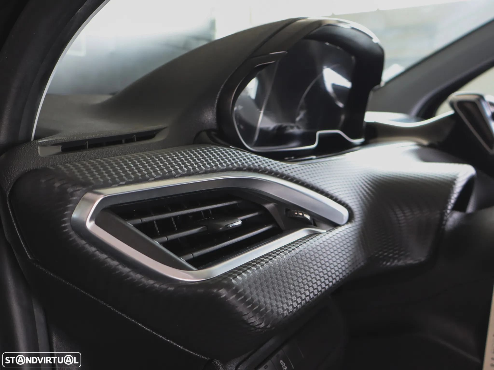 Peugeot 208 1.2 PureTech Style - 31