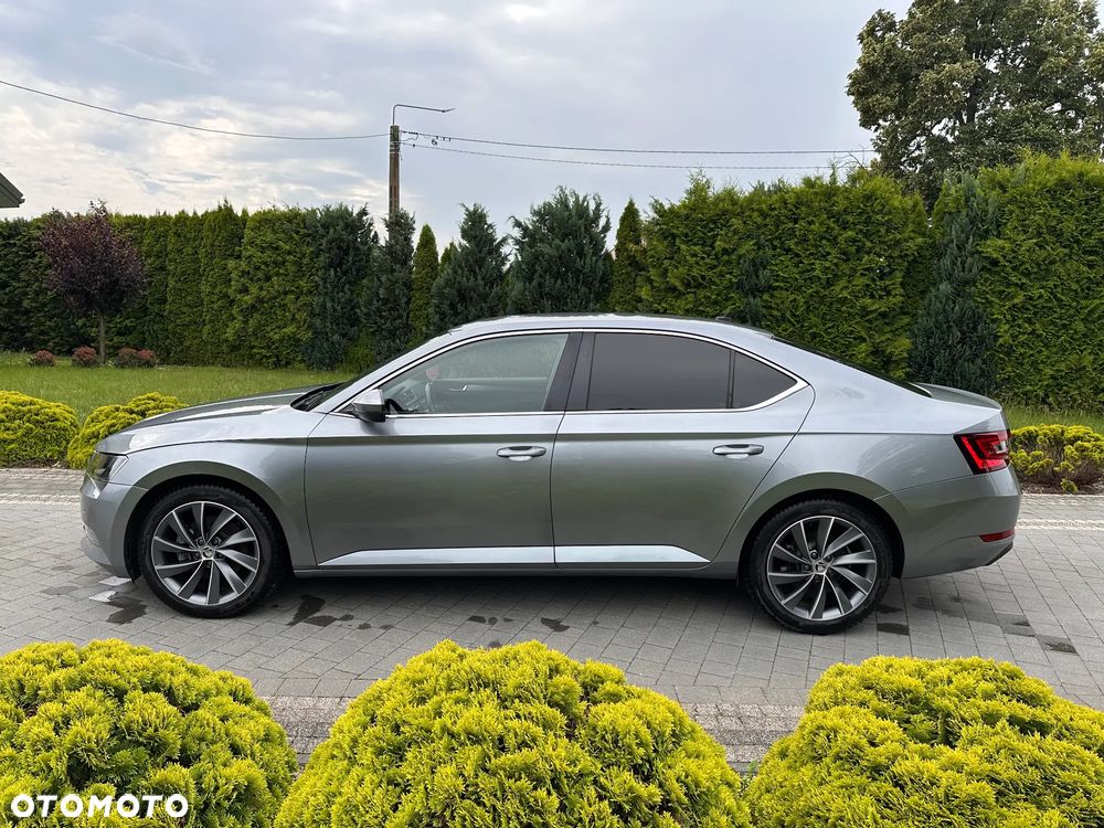 Skoda Superb 2.0 TDI DSG Ambition - 4