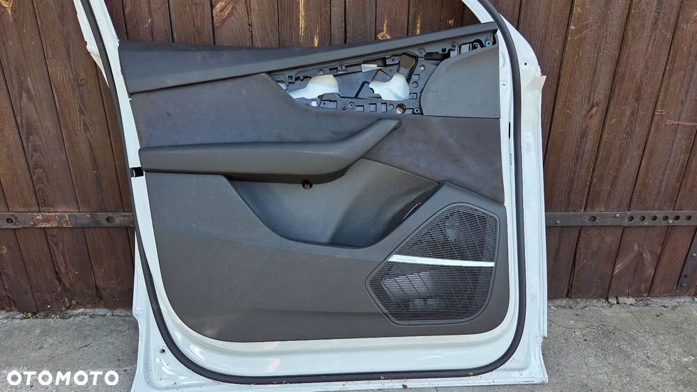 Drzwi lewe błotnik listwa przód Audi Q7 4M - 13