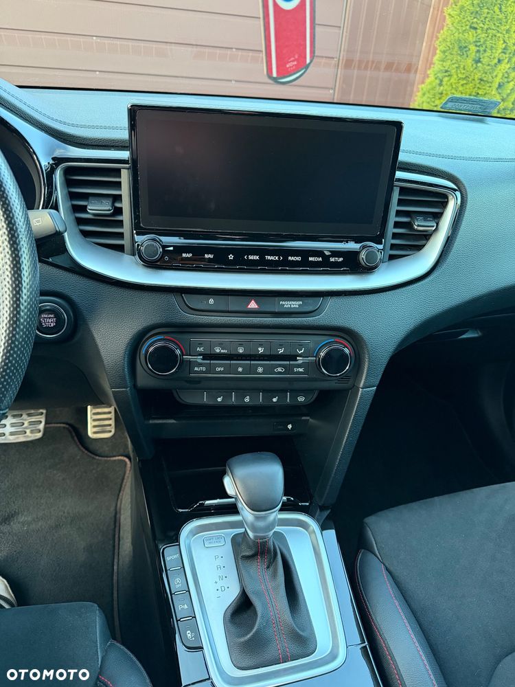 Kia ProCeed 1.6 T-GDI GT DCT - 19