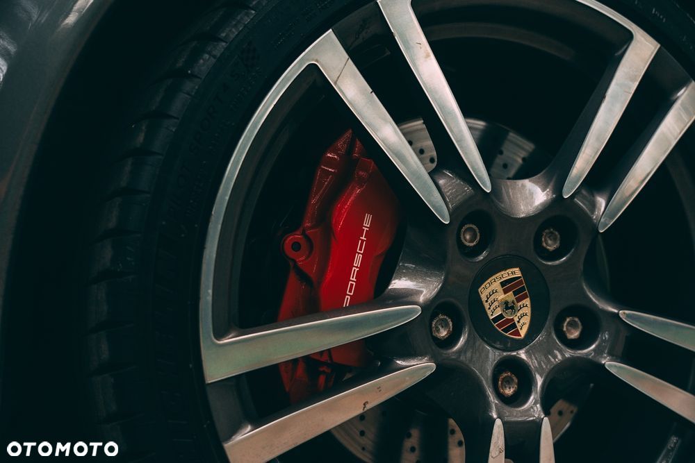 Porsche 911 Carrera 4S PDK - 19