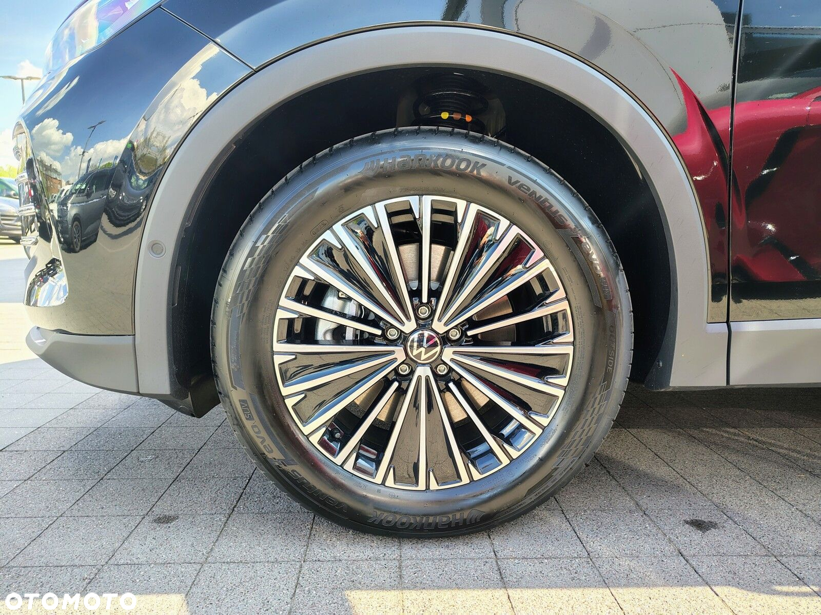Volkswagen Tiguan - 12