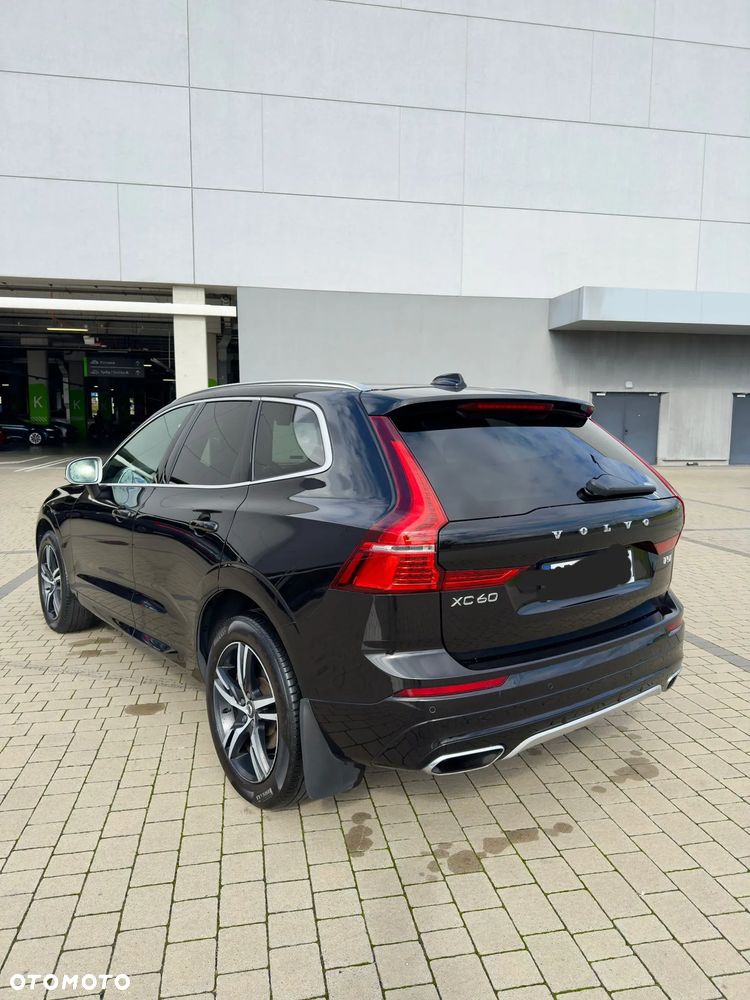 Volvo XC 60 T5 AWD R-Design - 4