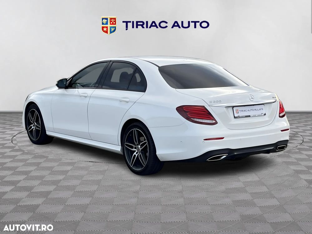 Mercedes-Benz E 200 4Matic T 9G-TRONIC - 4