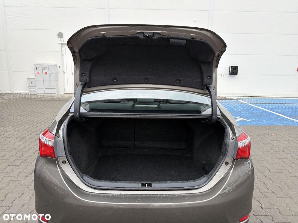 Toyota Corolla - 12