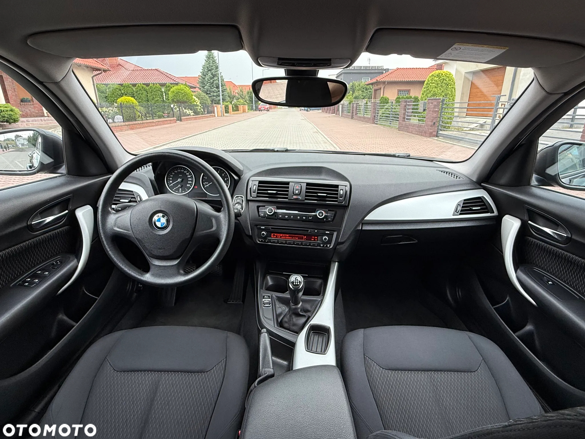 BMW Seria 1 116i - 8