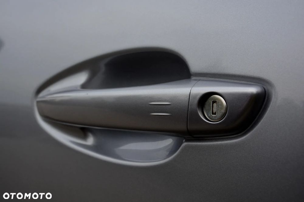 Peugeot 3008 1.6 PureTech HYbrid4 GT Line S&S EAT8 - 13