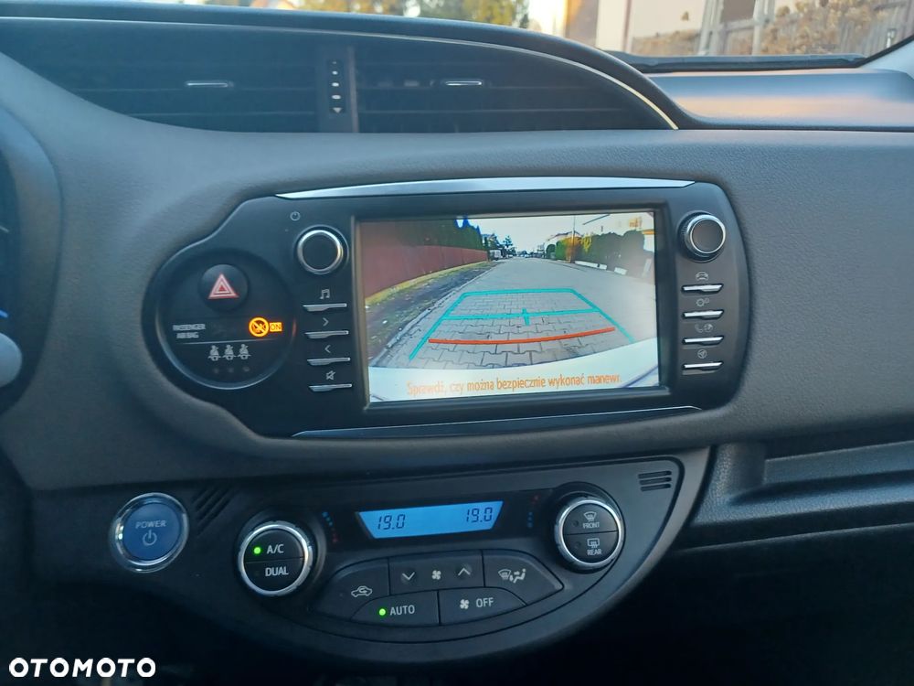 Toyota Yaris 1.5 VVT-i Selection - 15