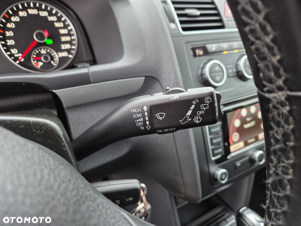 Volkswagen Touran 1.6 TDI DPF BlueMotion Technology DSG Comfortline - 38